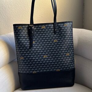 listing-status-banner